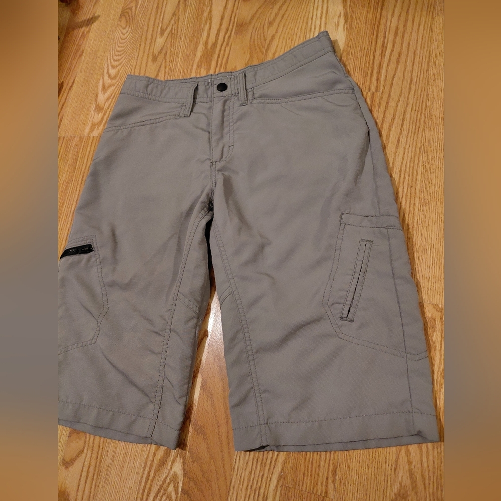 Lee Gray Cargo Shorts - Picture 3 of 7